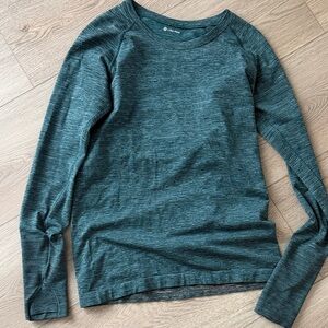 Lululemon Women's Green Long Sleeve Top